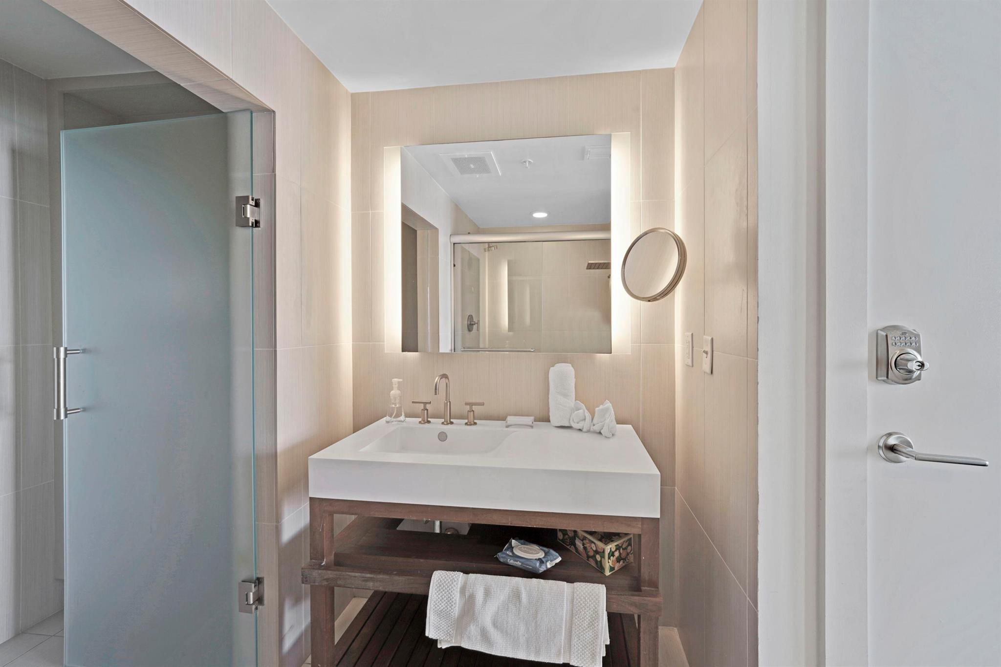 3101 Bayshore Dr #1704 Fort Lauderdale, FL 33304