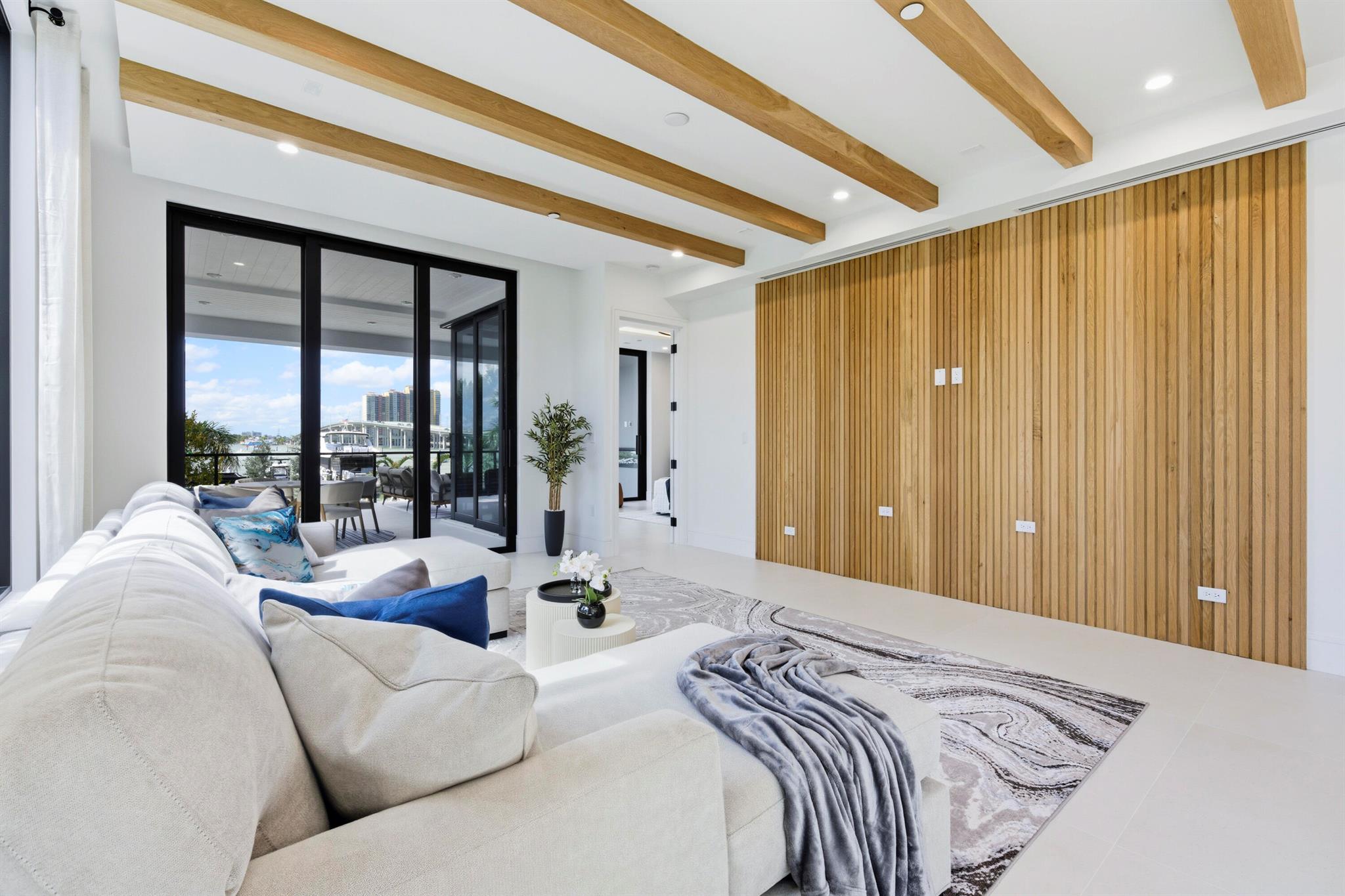 2323 Lake Dr #201 Singer Island, FL 33404