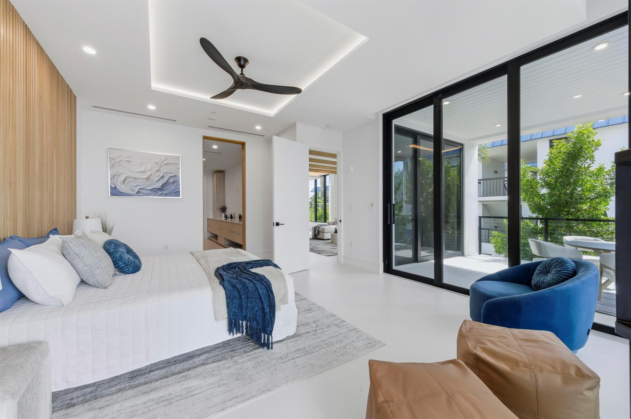 2323 Lake Dr #201 Singer Island, FL 33404