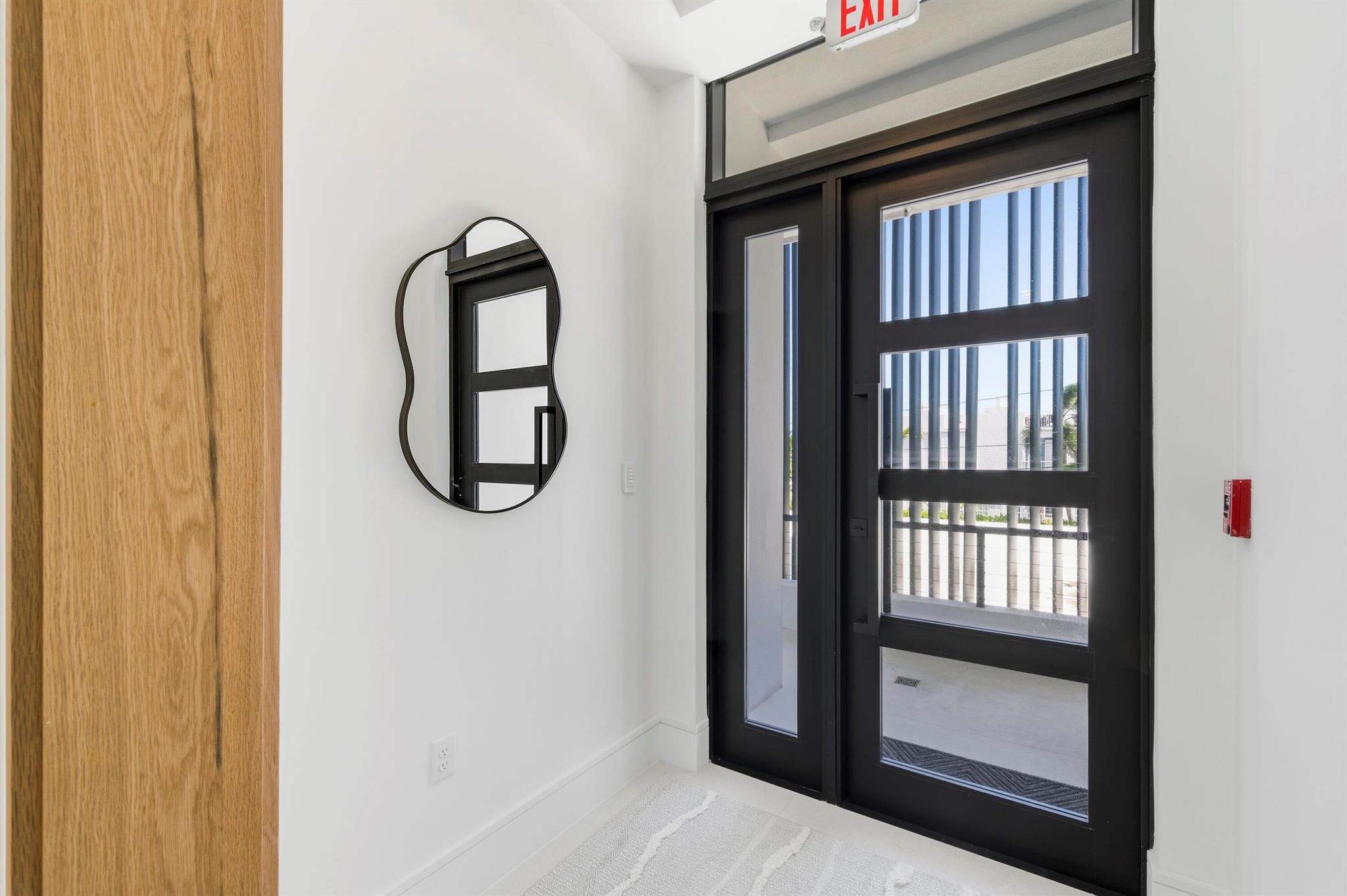 2323 Lake Dr #201 Singer Island, FL 33404