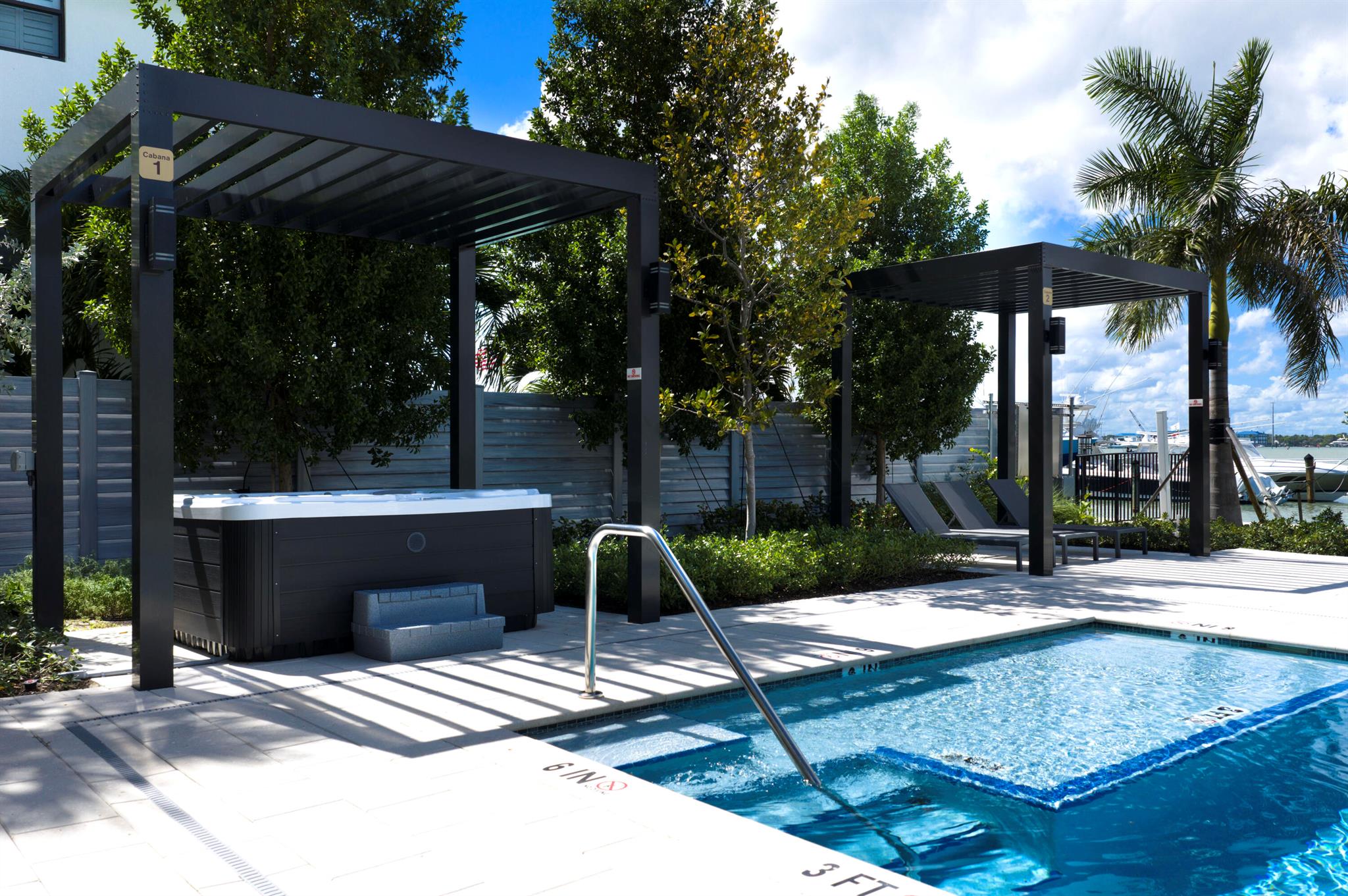 2323 Lake Dr #201 Singer Island, FL 33404