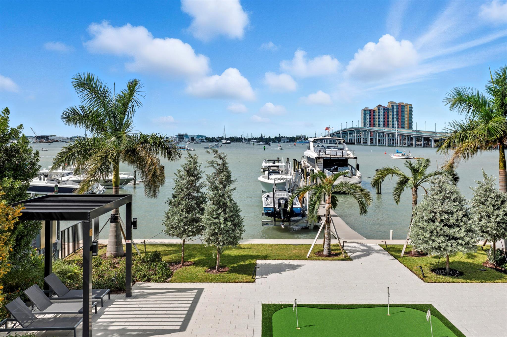 2323 Lake Dr #201 Singer Island, FL 33404