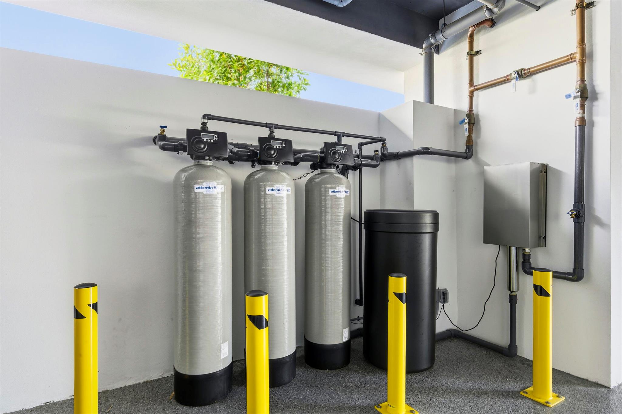 2323 Lake Dr #201 Singer Island, FL 33404