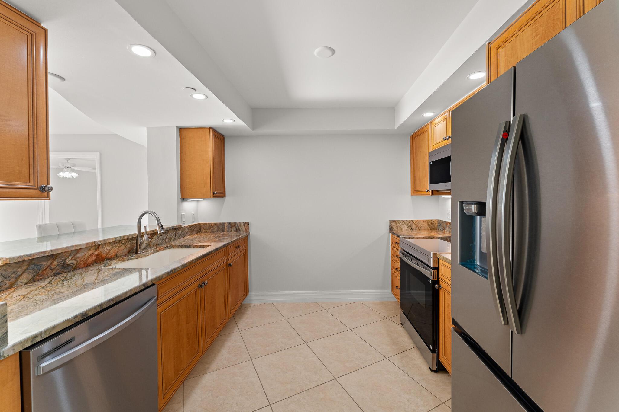 3000 N Ocean Dr #17d Riviera Beach, FL 33404