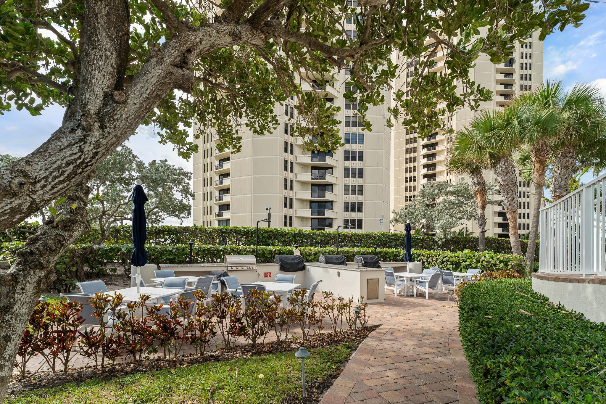 3000 N Ocean Dr #17d Riviera Beach, FL 33404