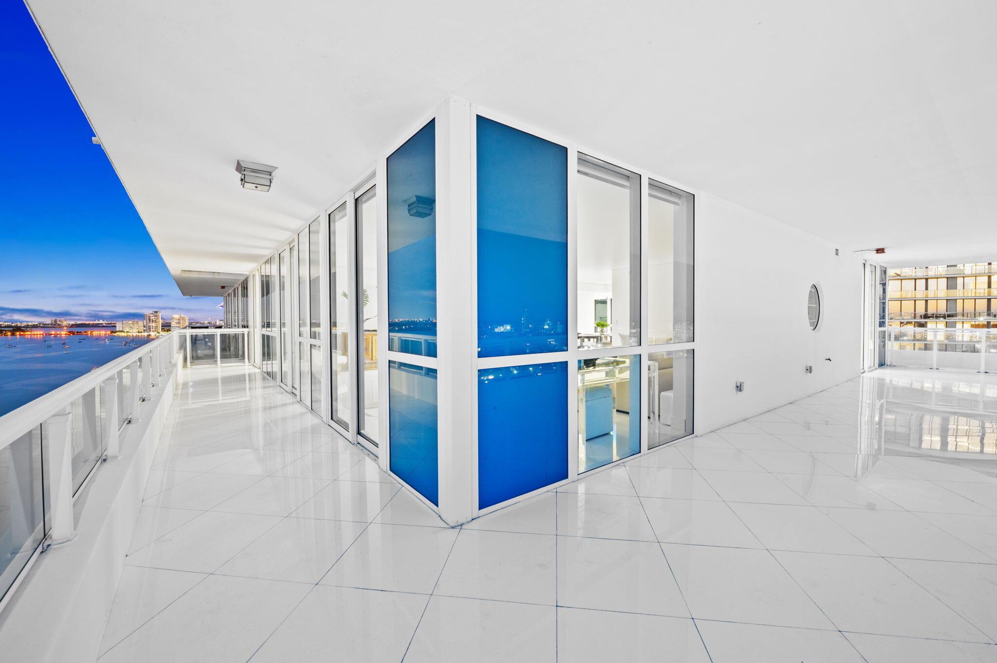 image The Bentley Bay Condo21