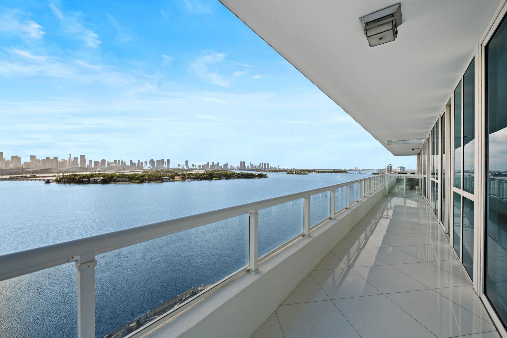 image The Bentley Bay Condo22