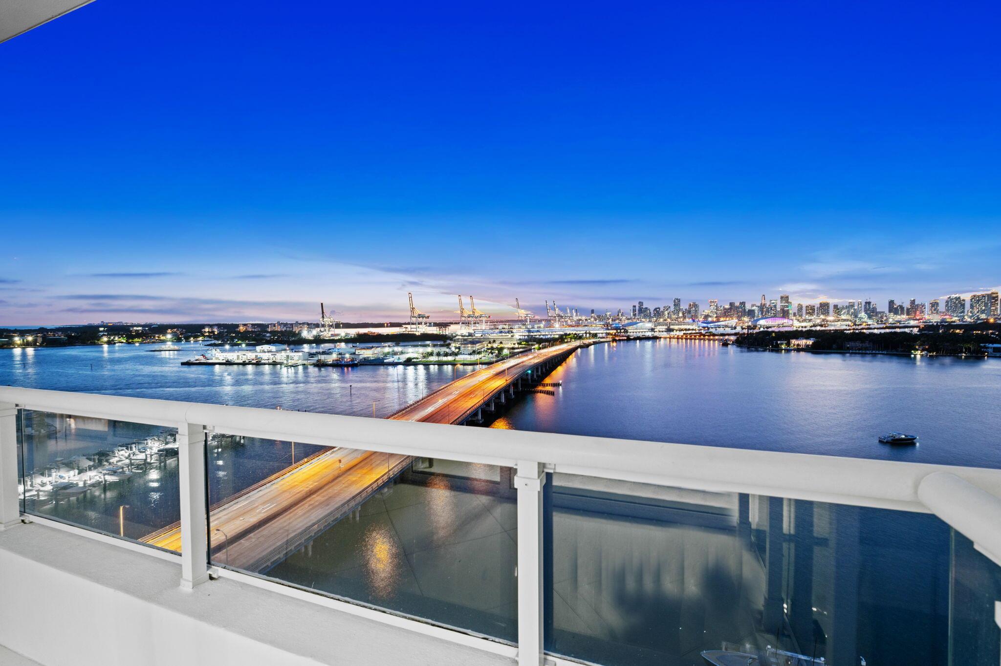 image The Bentley Bay Condo24