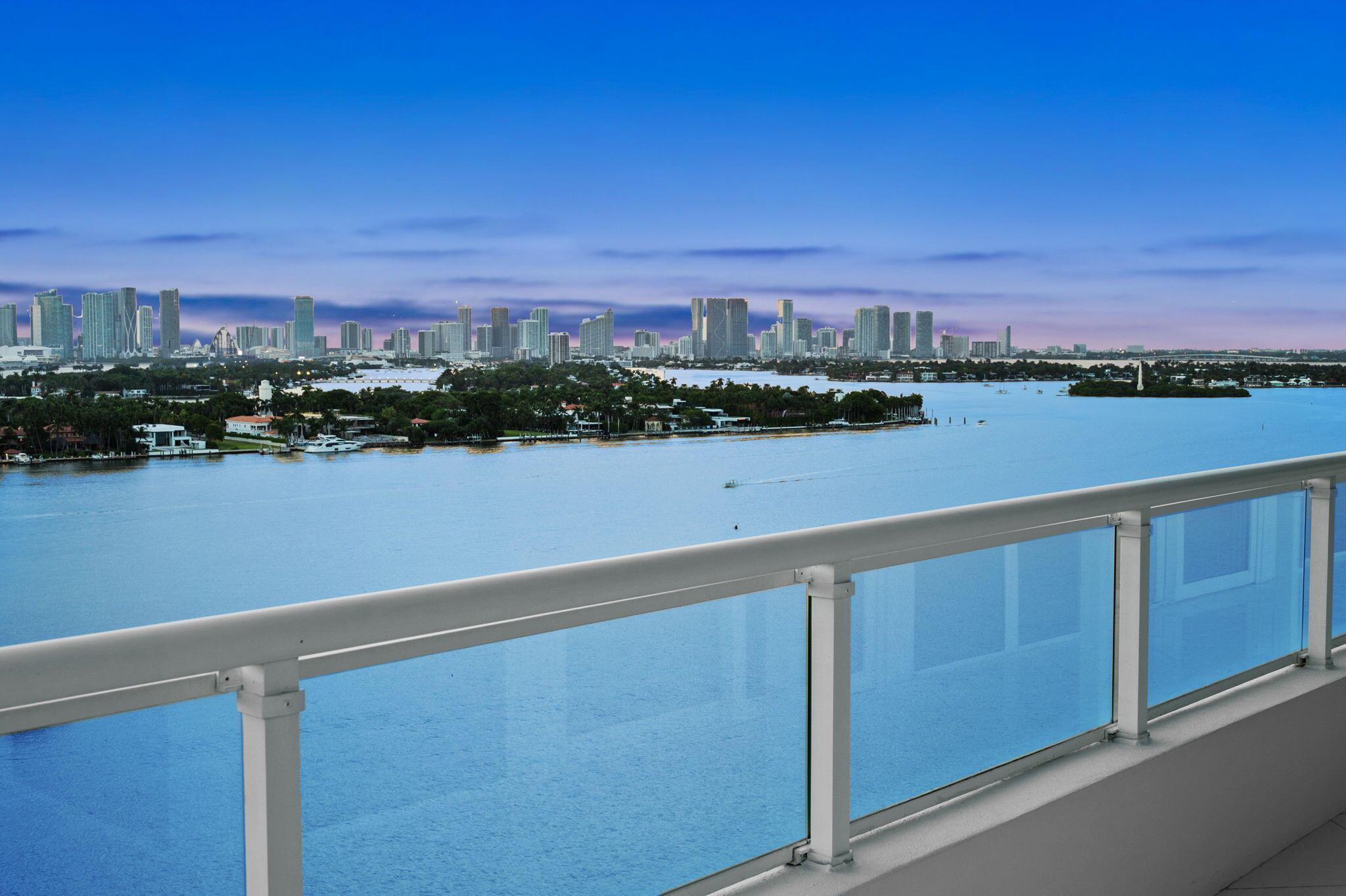 image The Bentley Bay Condo33