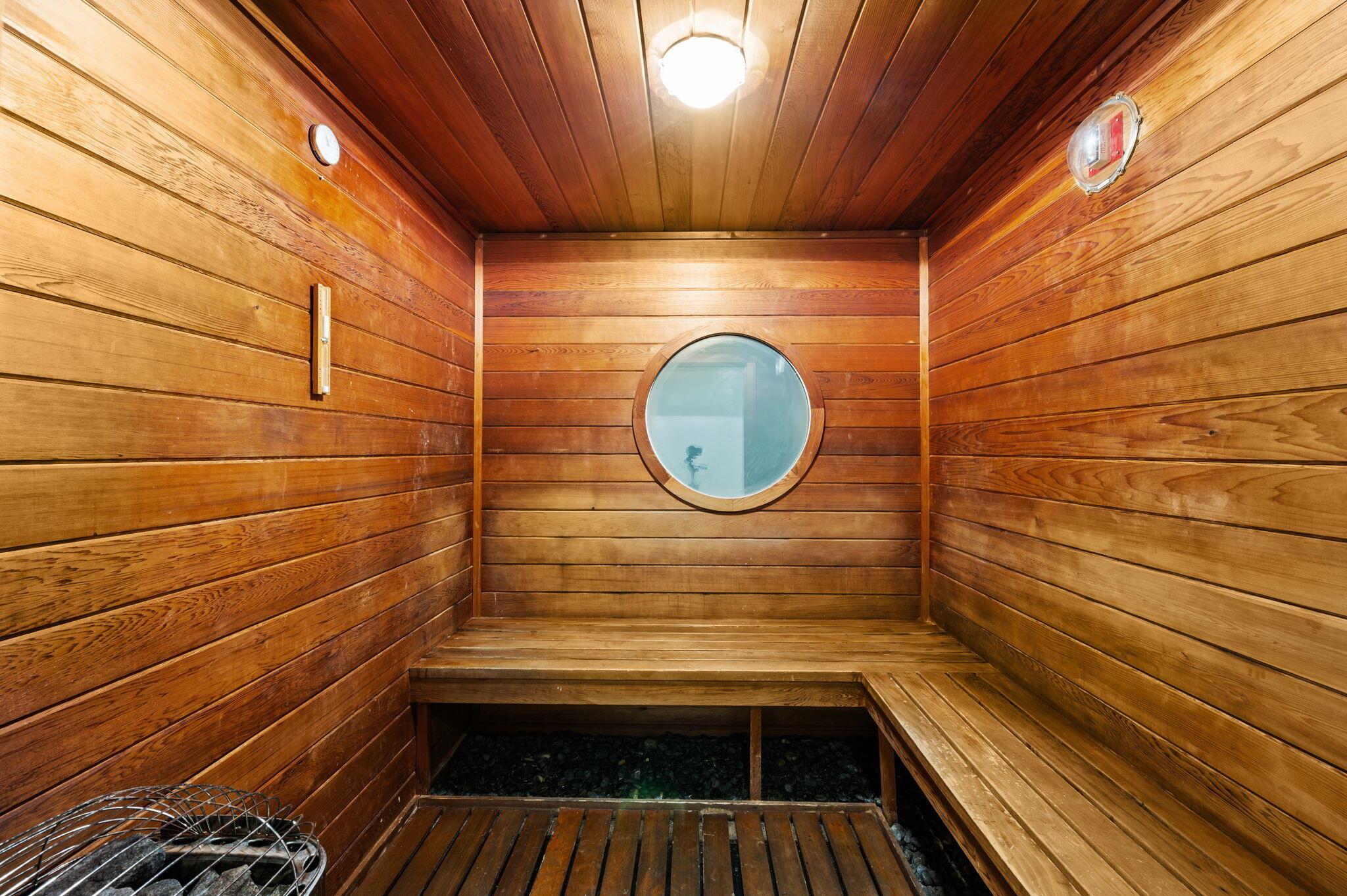 image The Bentley Bay Condo40