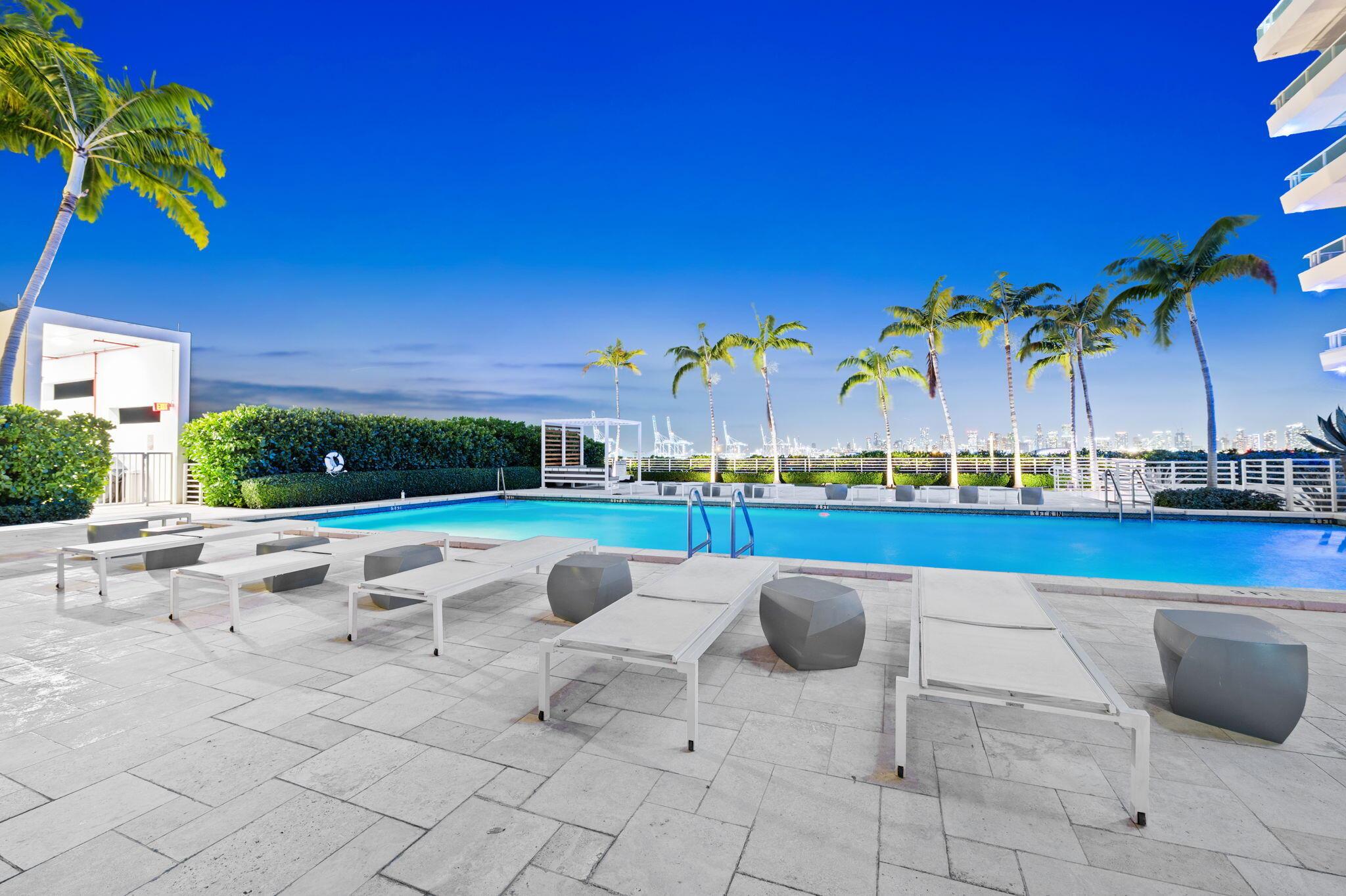 image The Bentley Bay Condo43