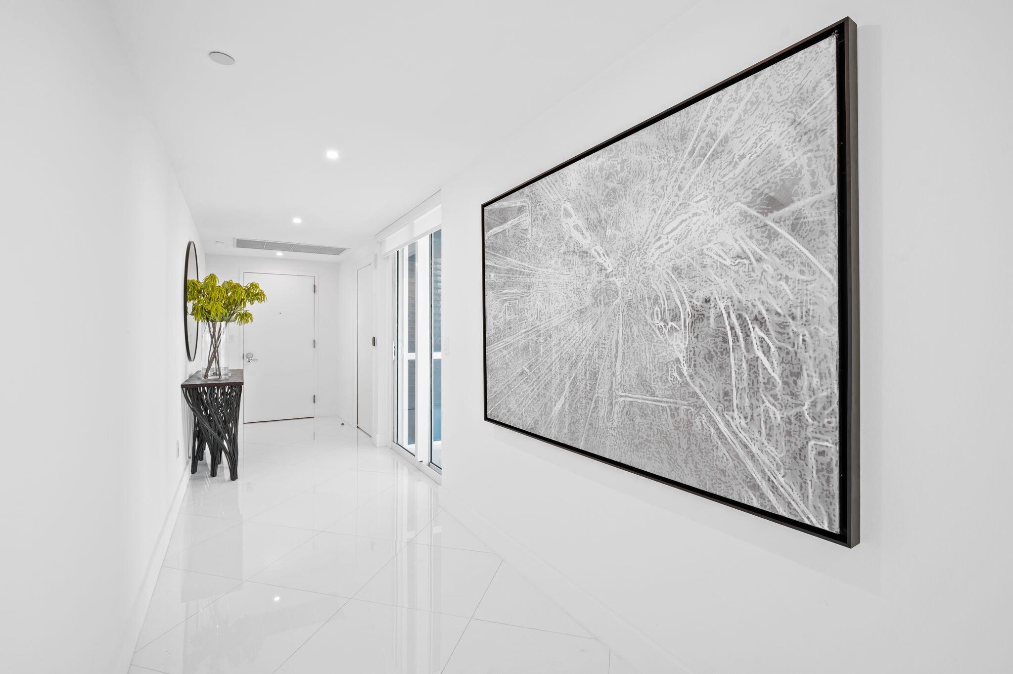 image The Bentley Bay Condo4