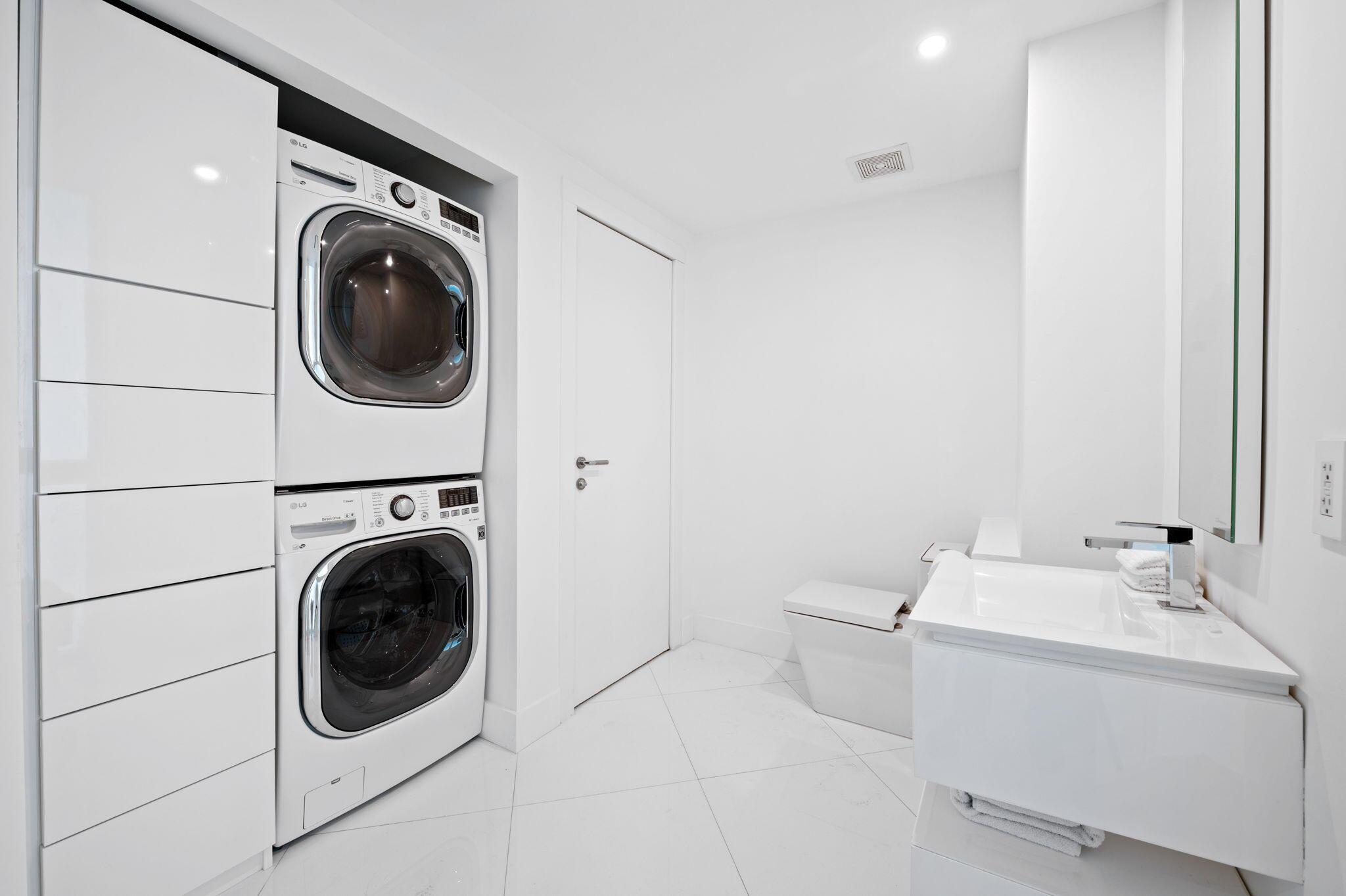 image The Bentley Bay Condo5