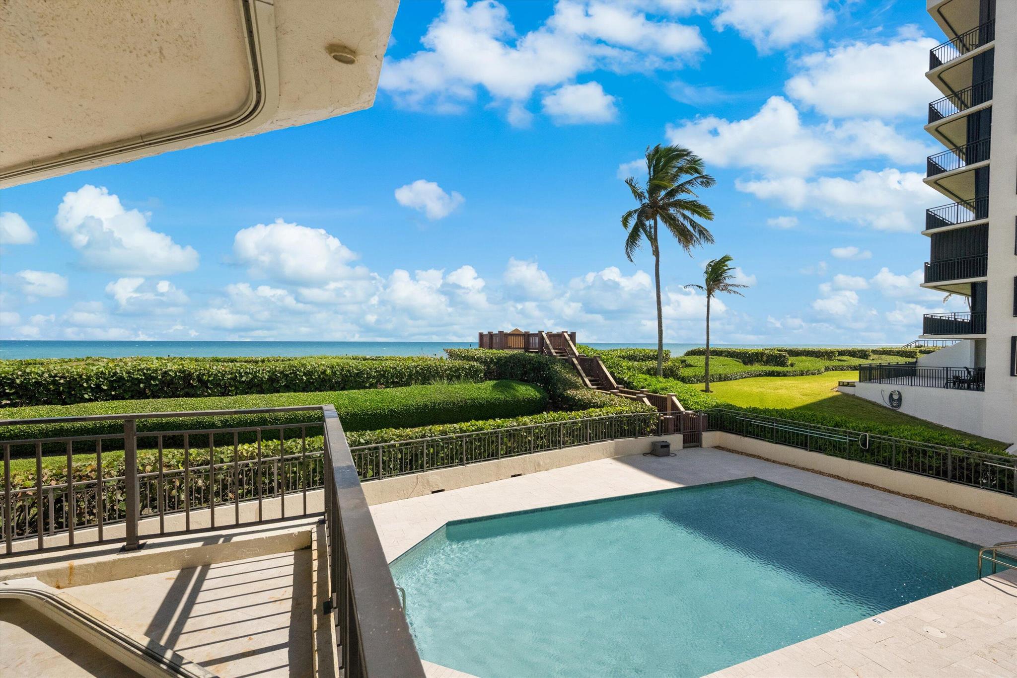 19850 Beach Rd #2b Jupiter, FL 33469