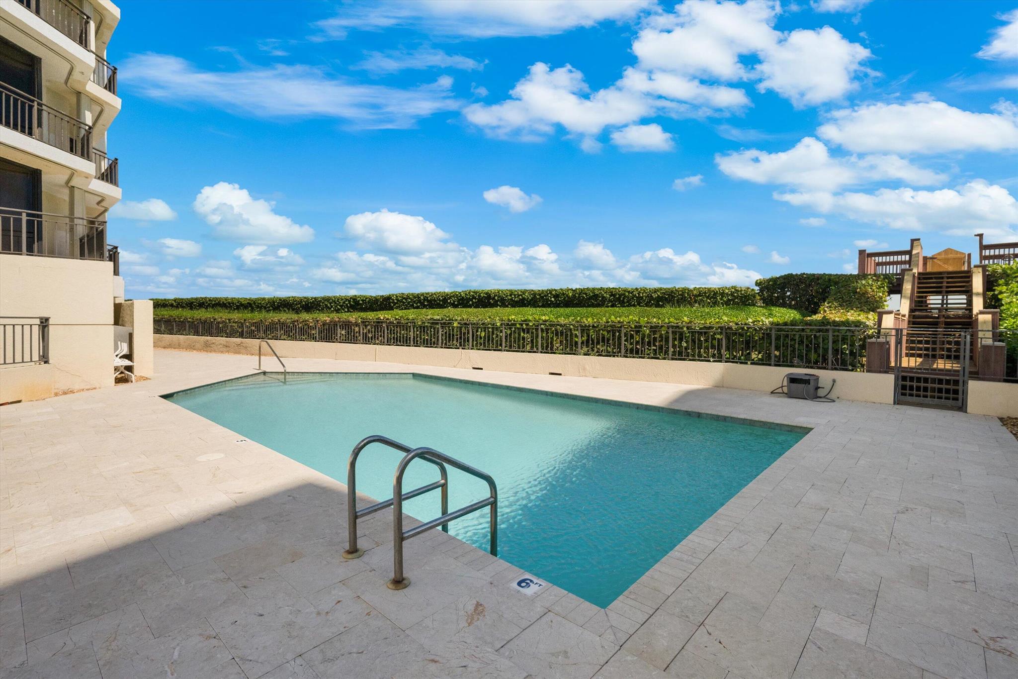 19850 Beach Rd #2b Jupiter, FL 33469