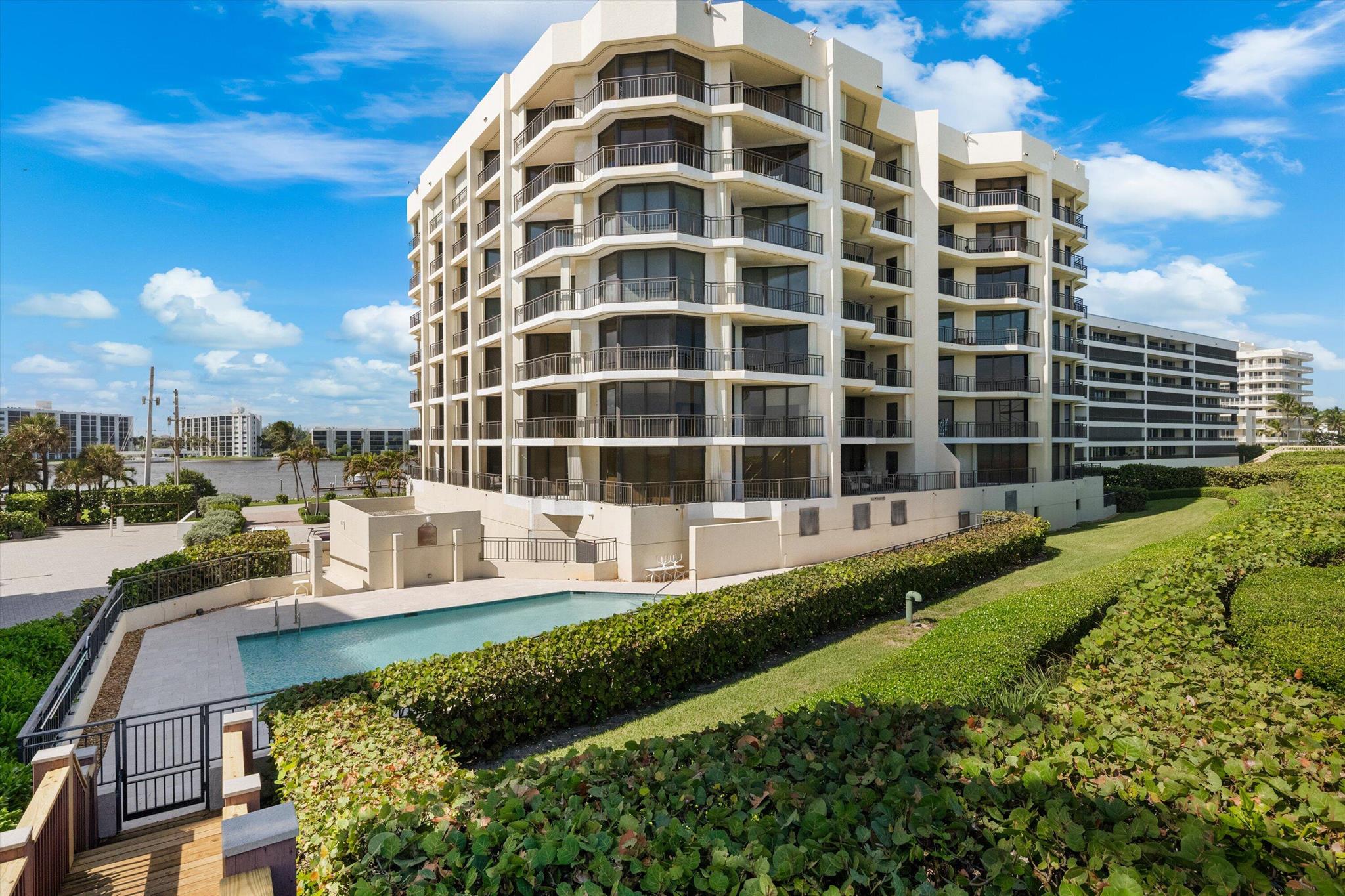 19850 Beach Rd #2b Jupiter, FL 33469