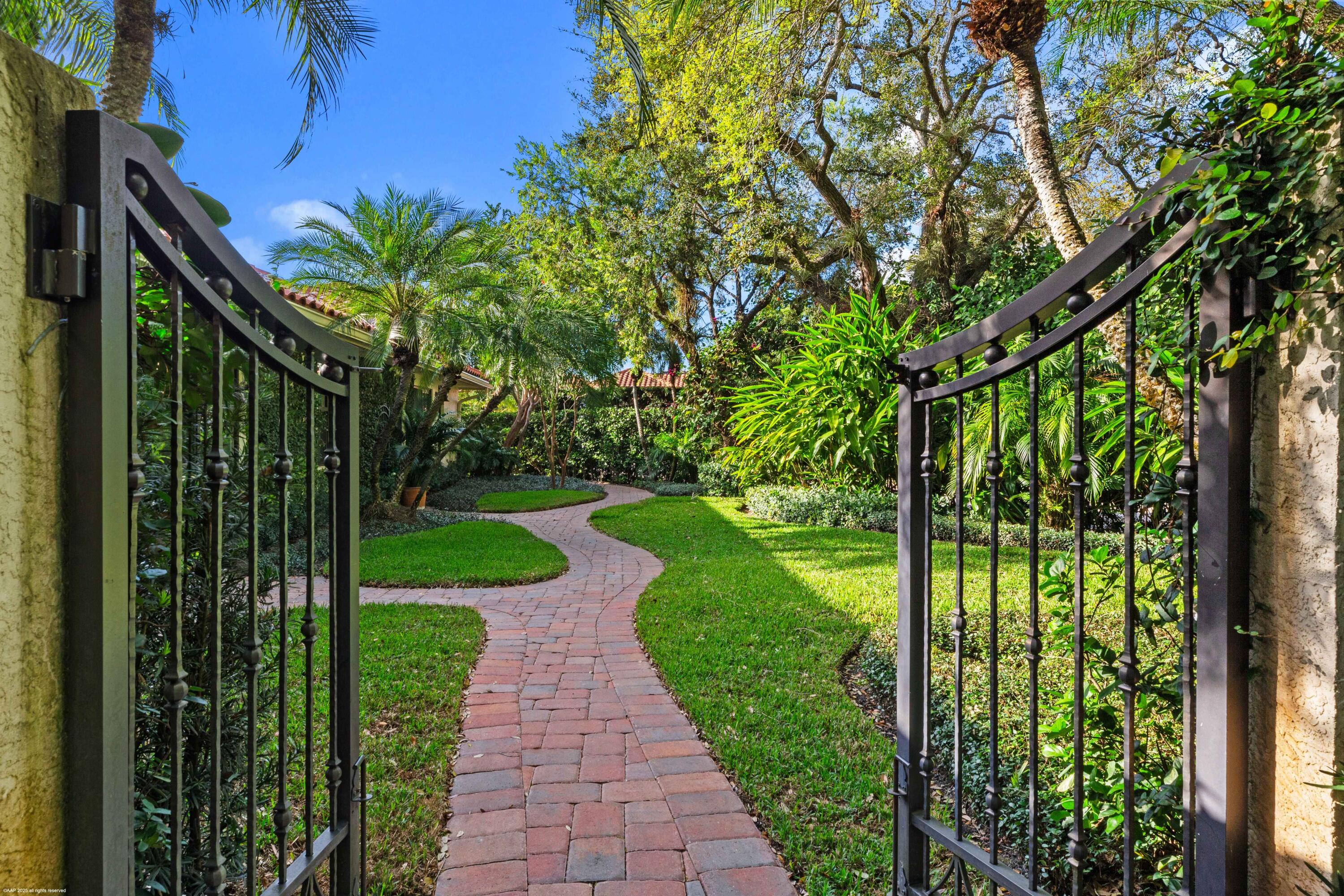 2426 Windsor Way Ct Wellington, FL 33414