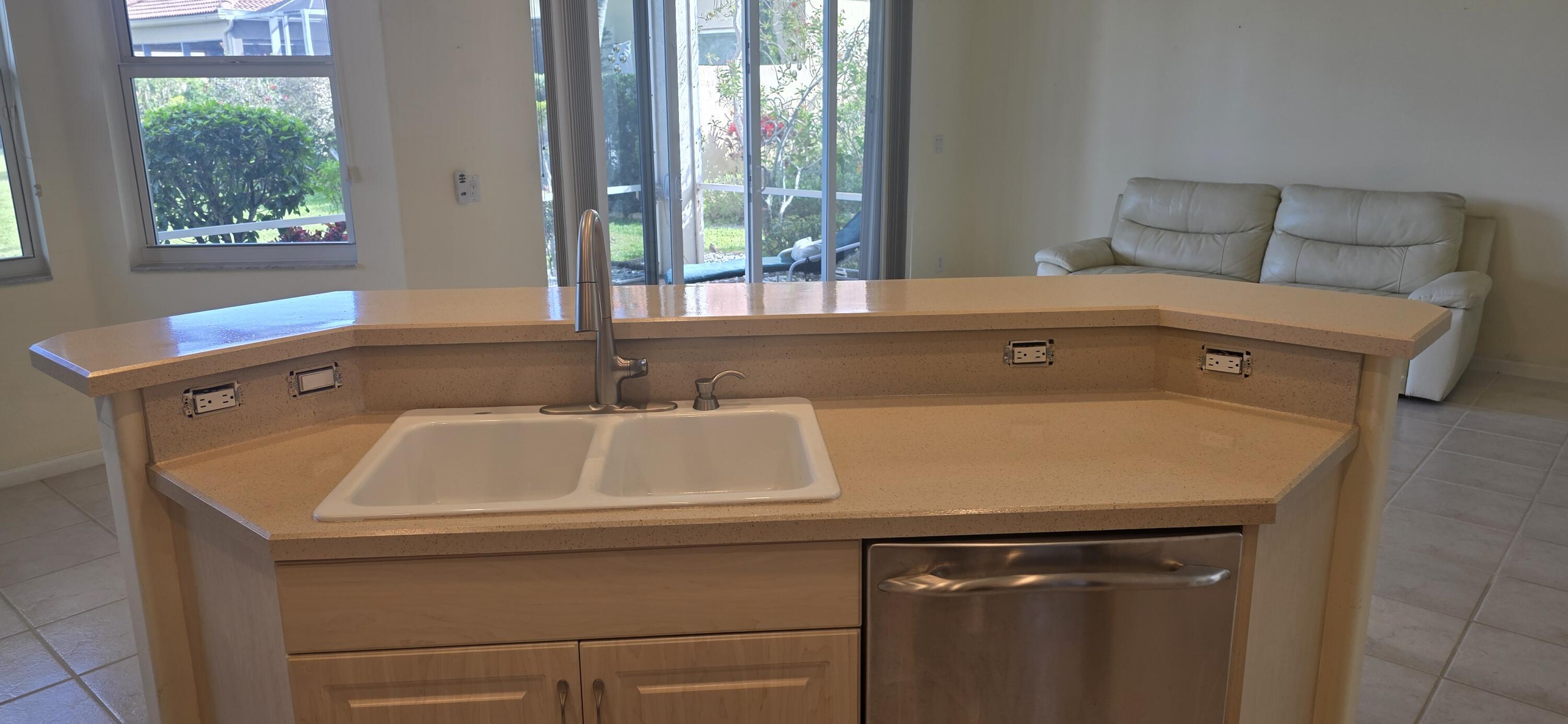 7204 Demedici Cir Delray Beach, FL 33446