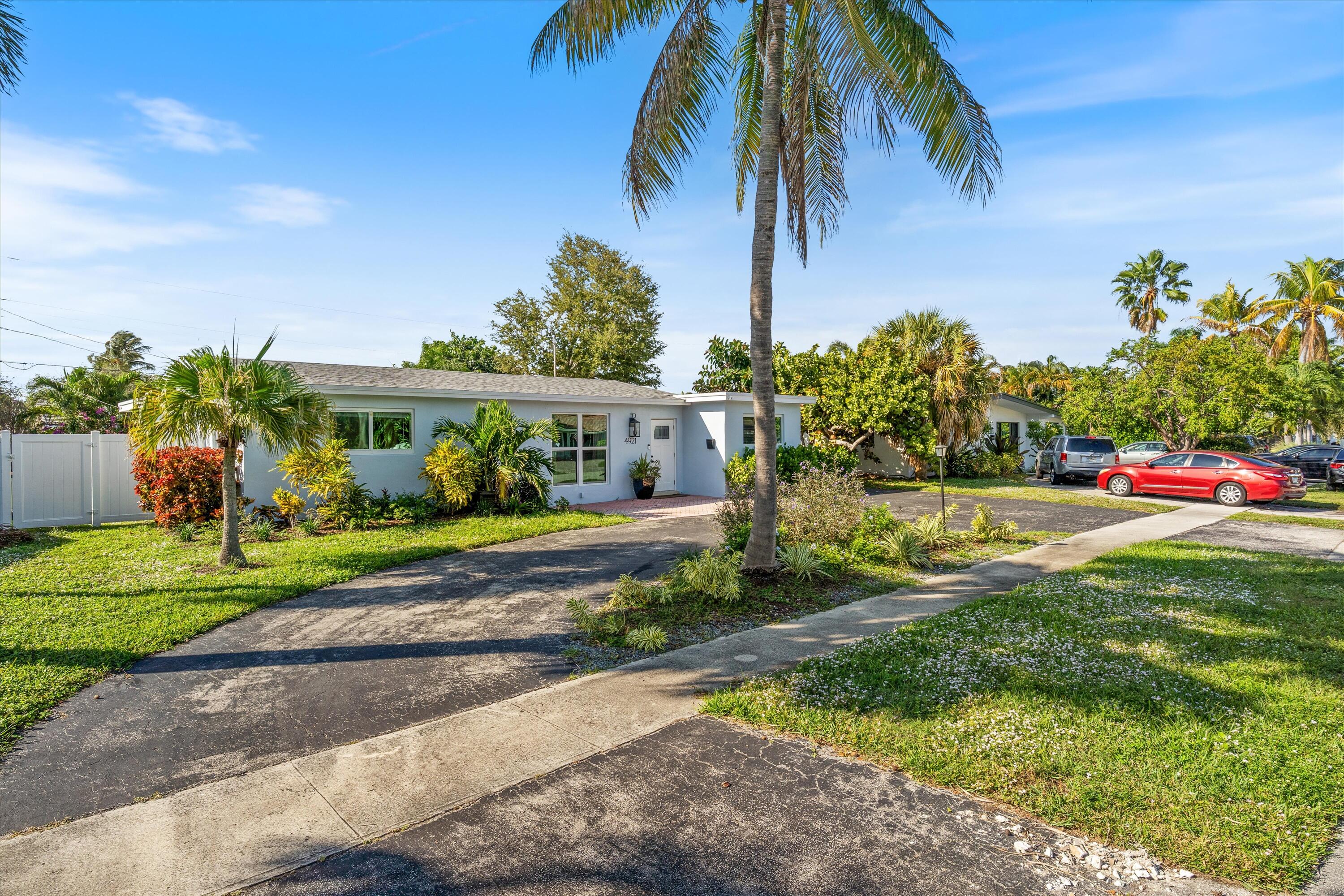 4921 NE 23rd Lighthouse Point, FL 33064