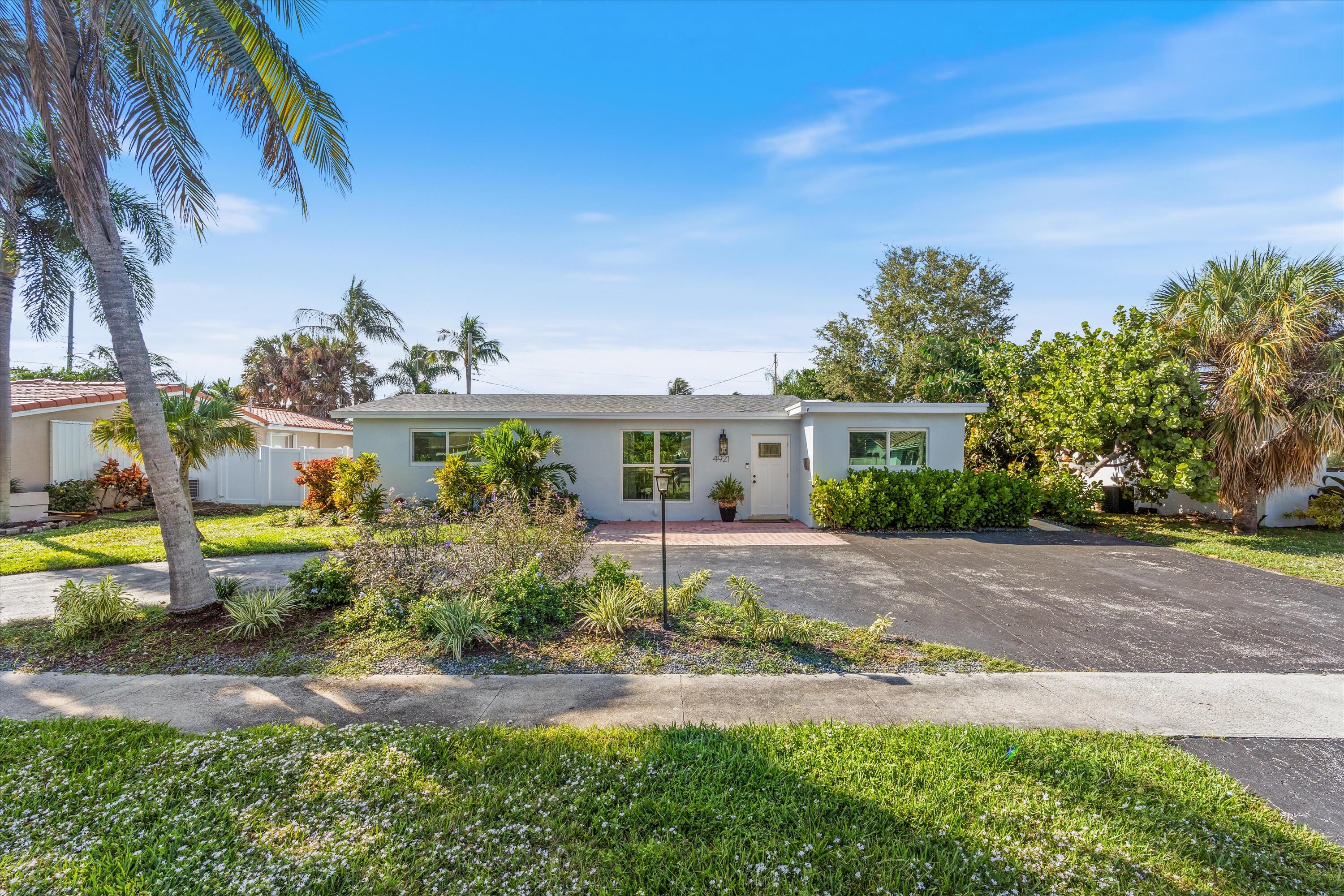 4921 NE 23rd Lighthouse Point, FL 33064