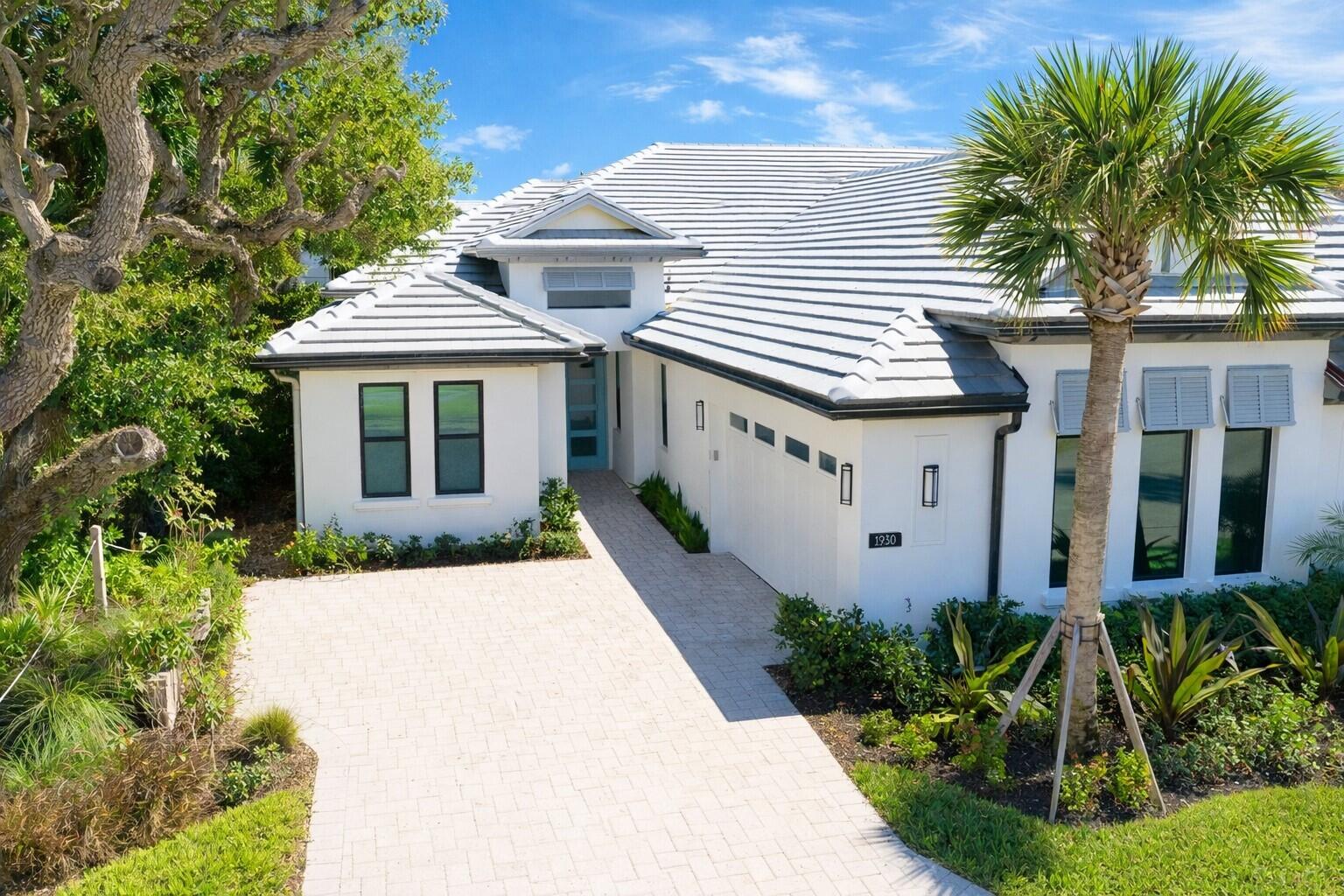 1930 Frosted Turquoise Vero Beach, FL 32963