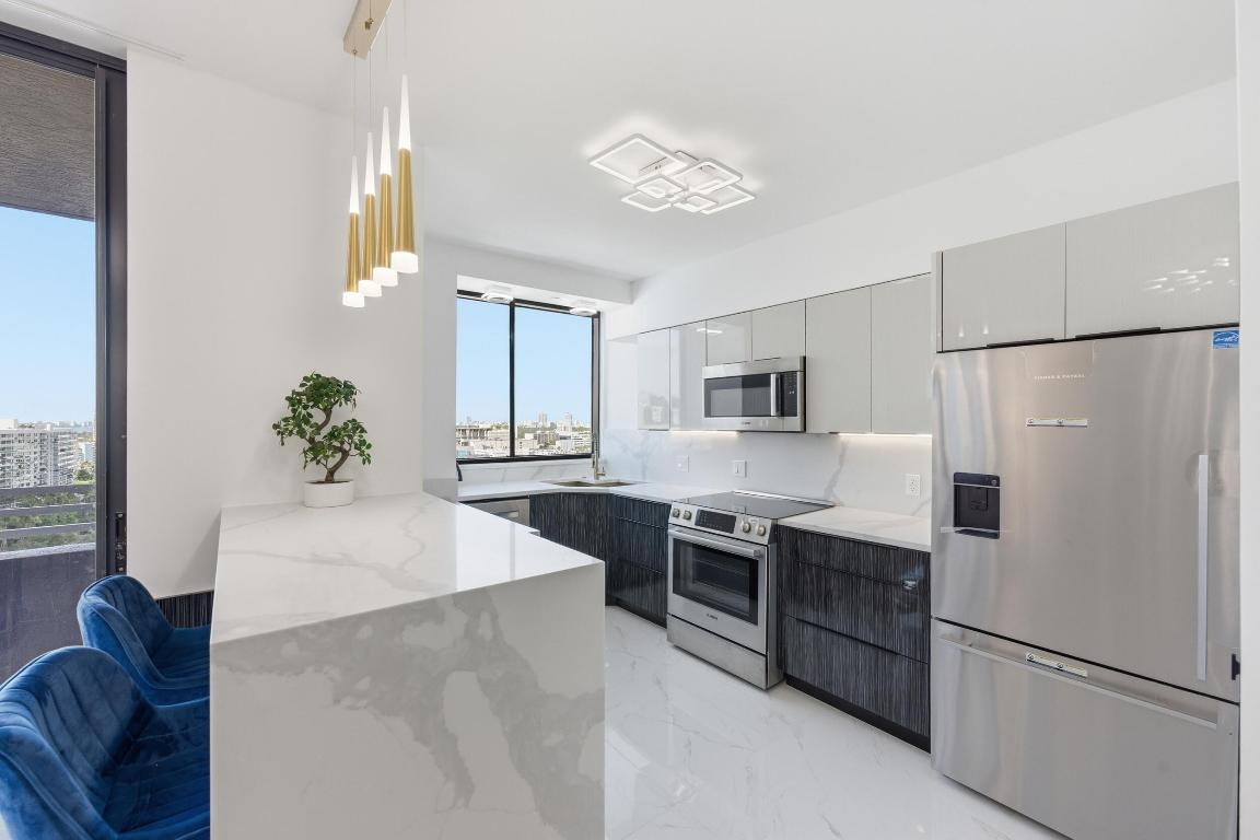 1330 West #1711 Miami Beach, FL 33139