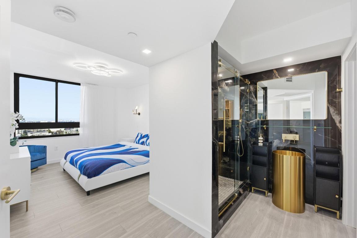 1330 West #1711 Miami Beach, FL 33139