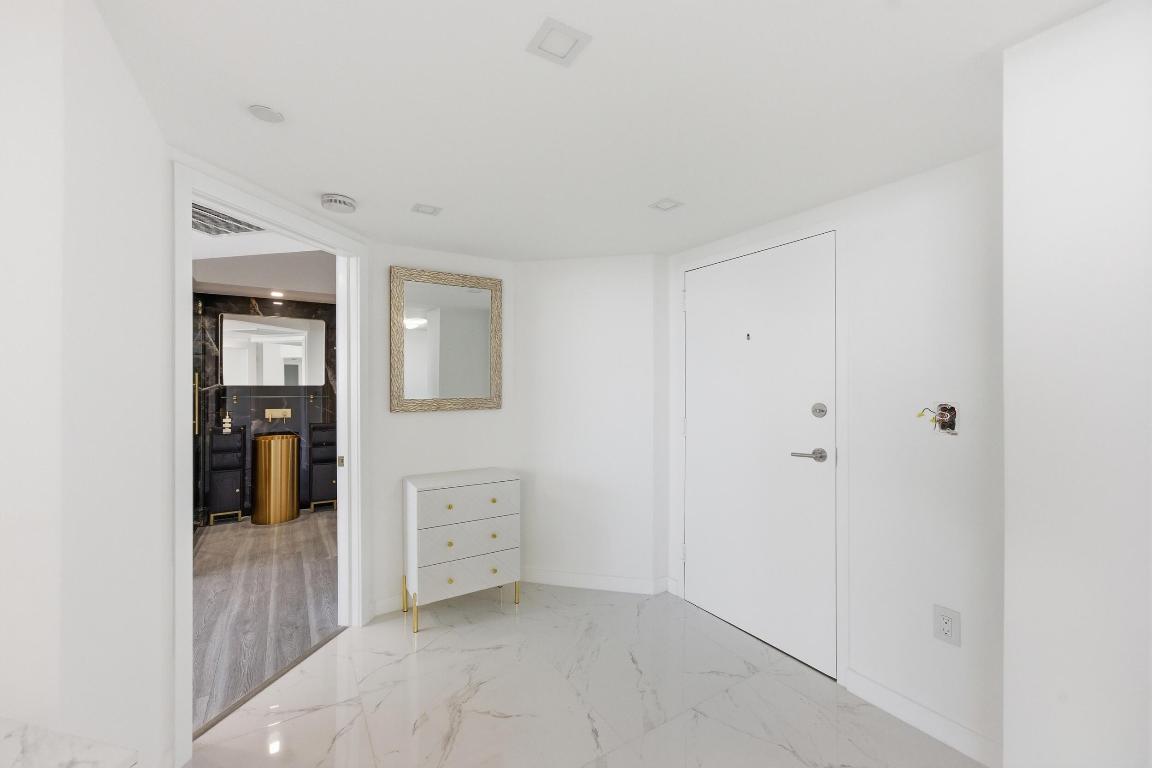 1330 West #1711 Miami Beach, FL 33139