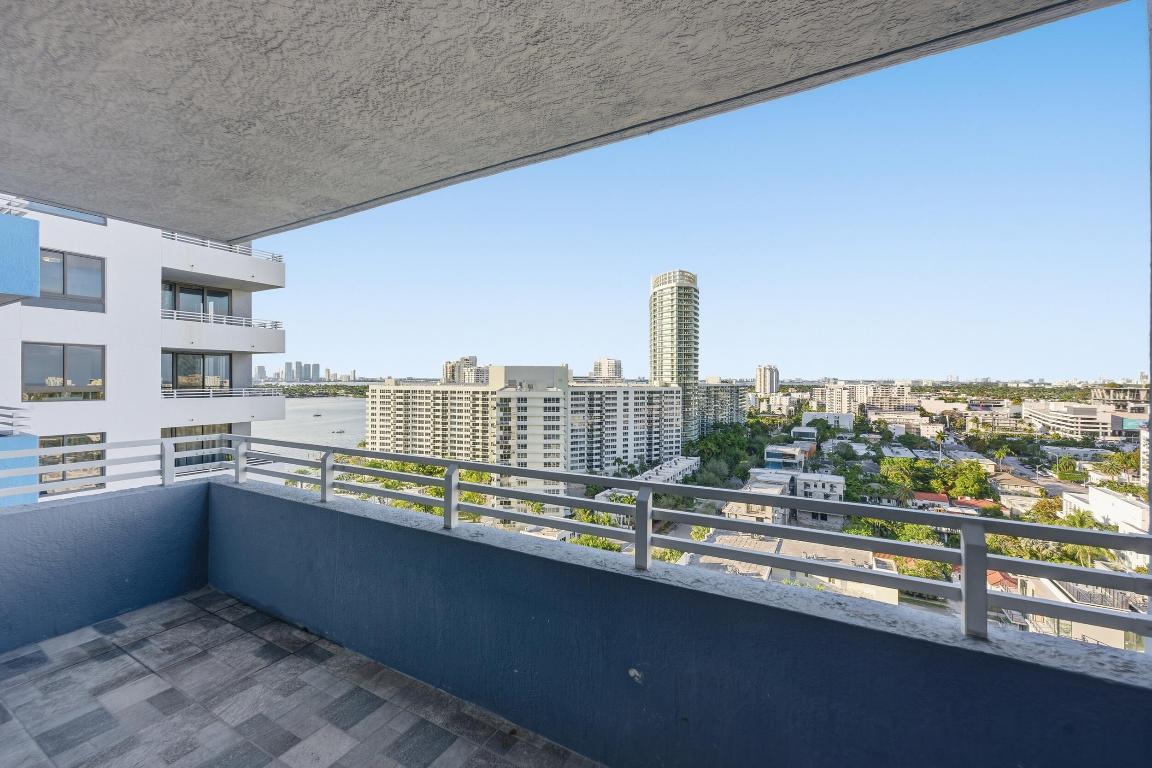1330 West #1711 Miami Beach, FL 33139