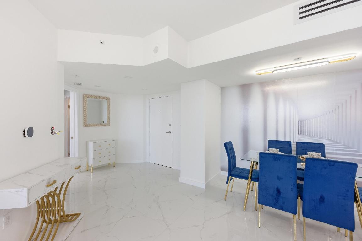 1330 West #1711 Miami Beach, FL 33139