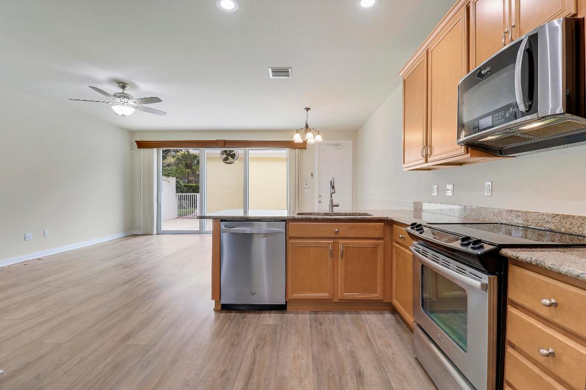 1043 Key Largo Jupiter, FL 33458