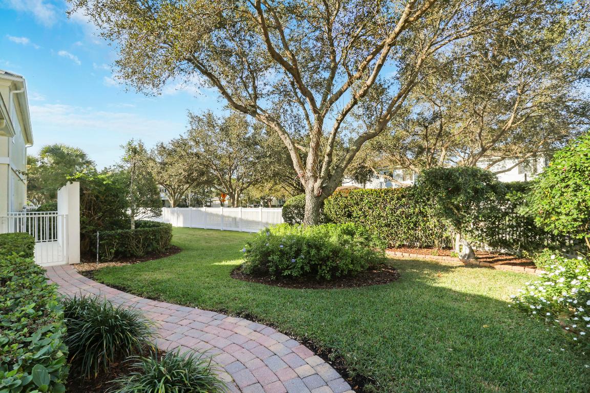 1043 Key Largo Jupiter, FL 33458