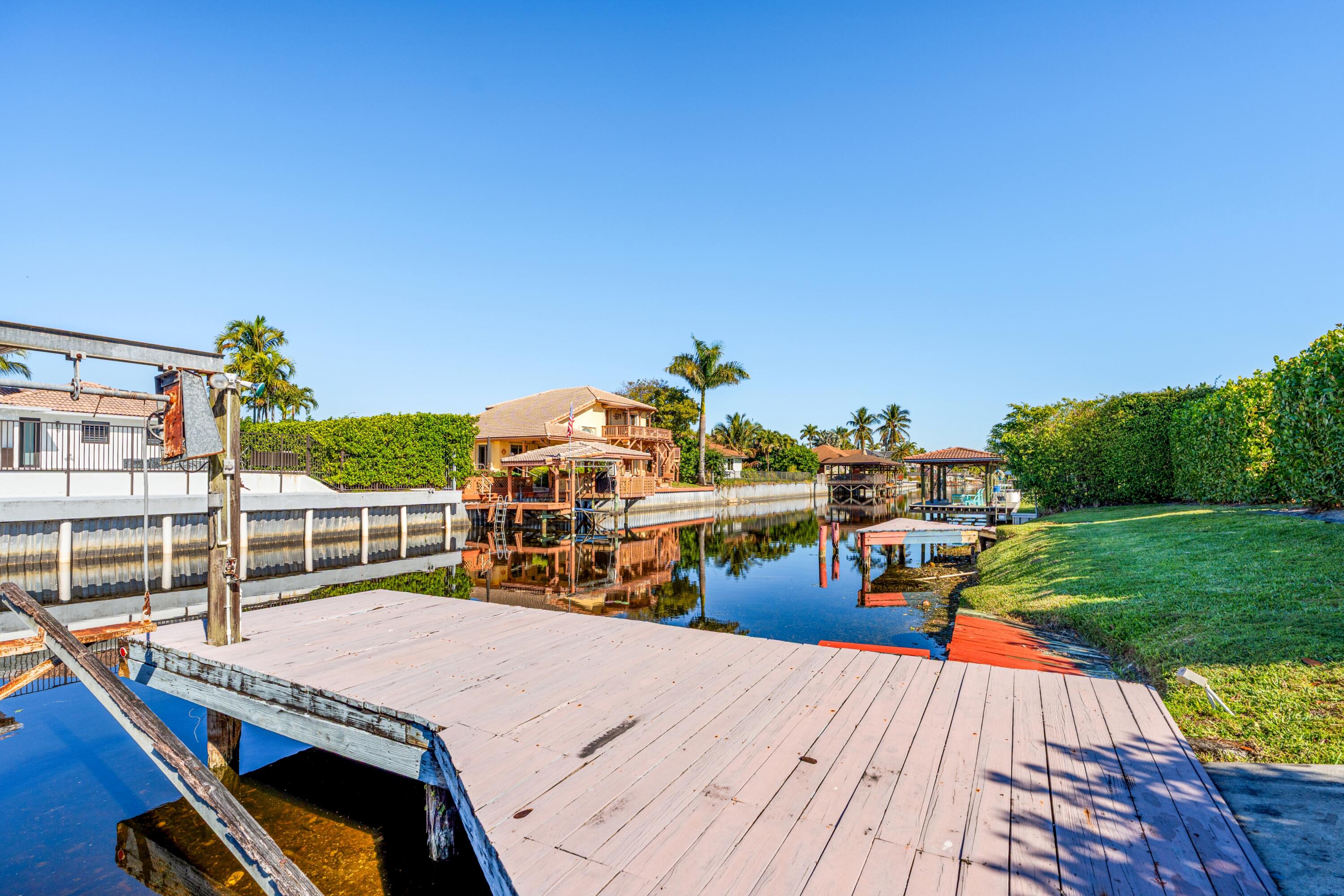 3605 S Lake Boynton Beach, FL 33435