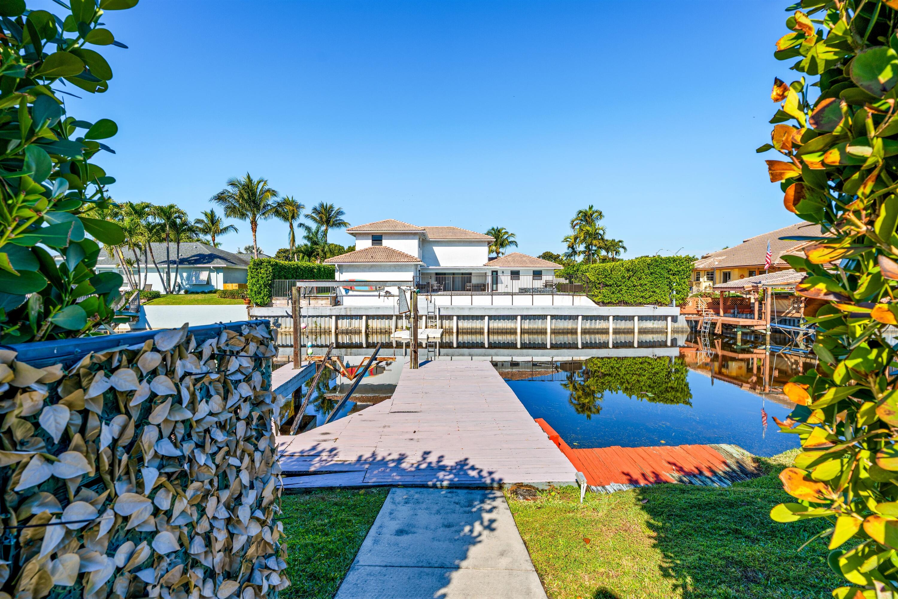 3605 S Lake Boynton Beach, FL 33435