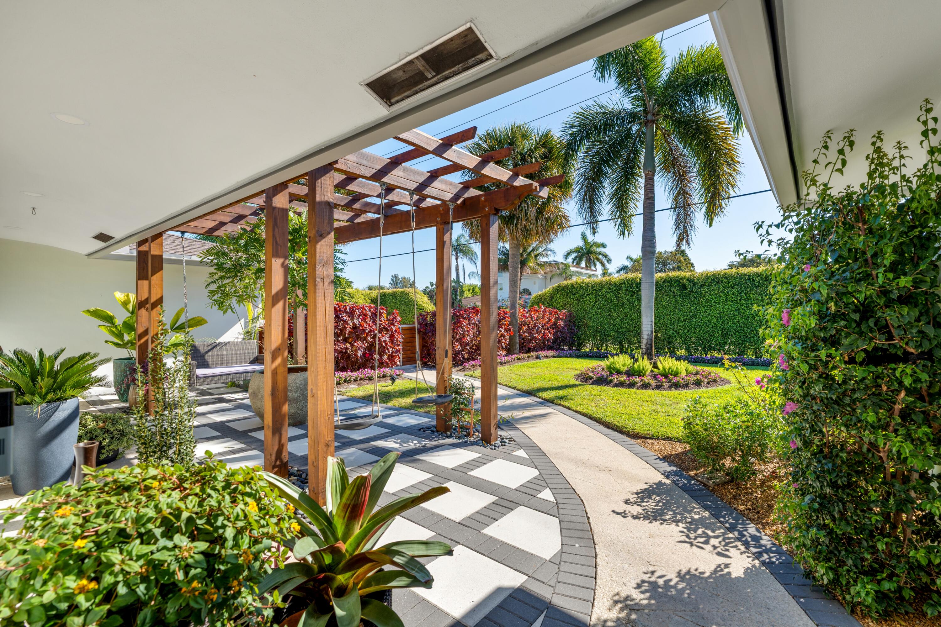 3605 S Lake Boynton Beach, FL 33435