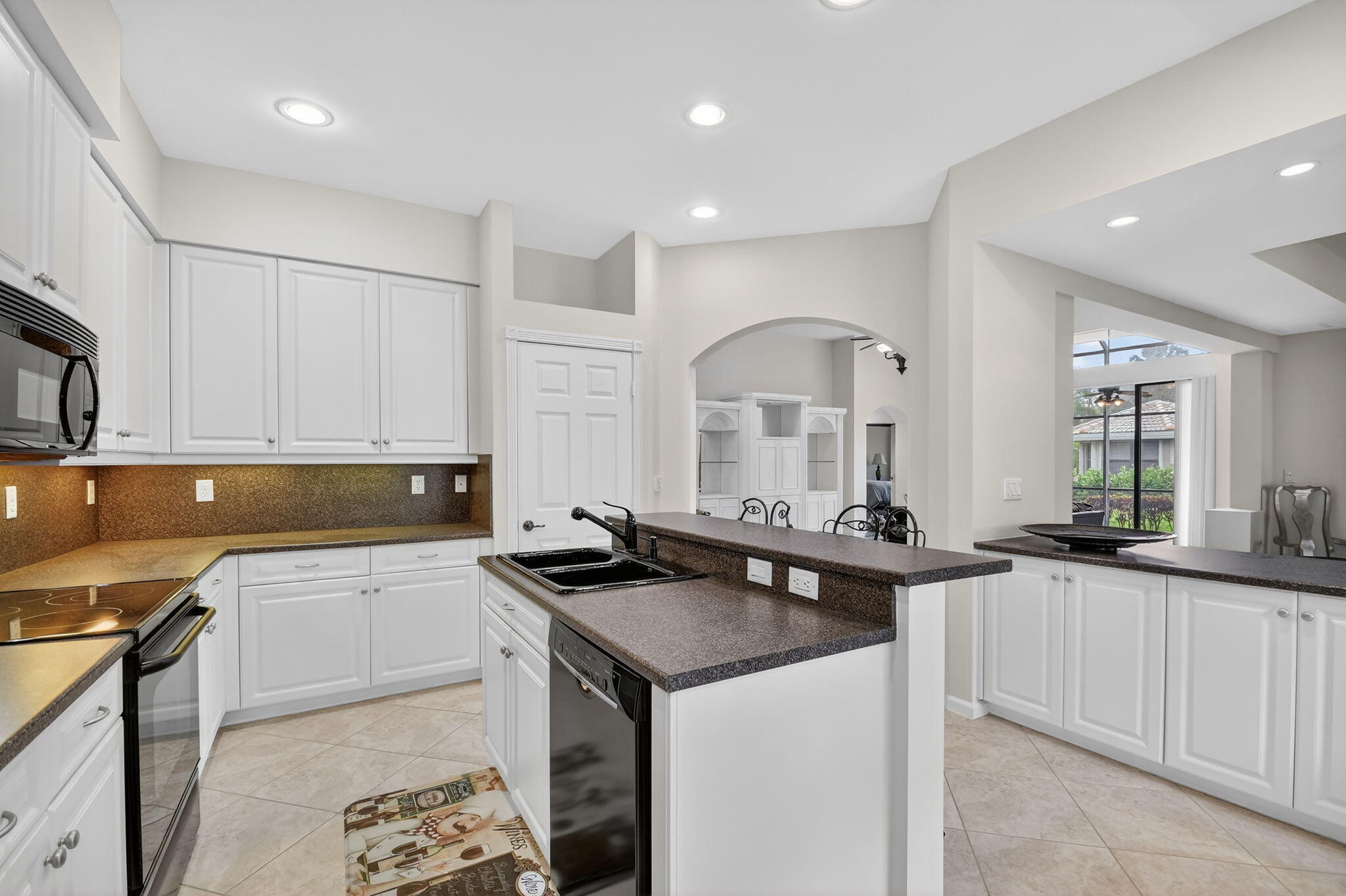 8046 Via Grande Boynton Beach, FL 33437