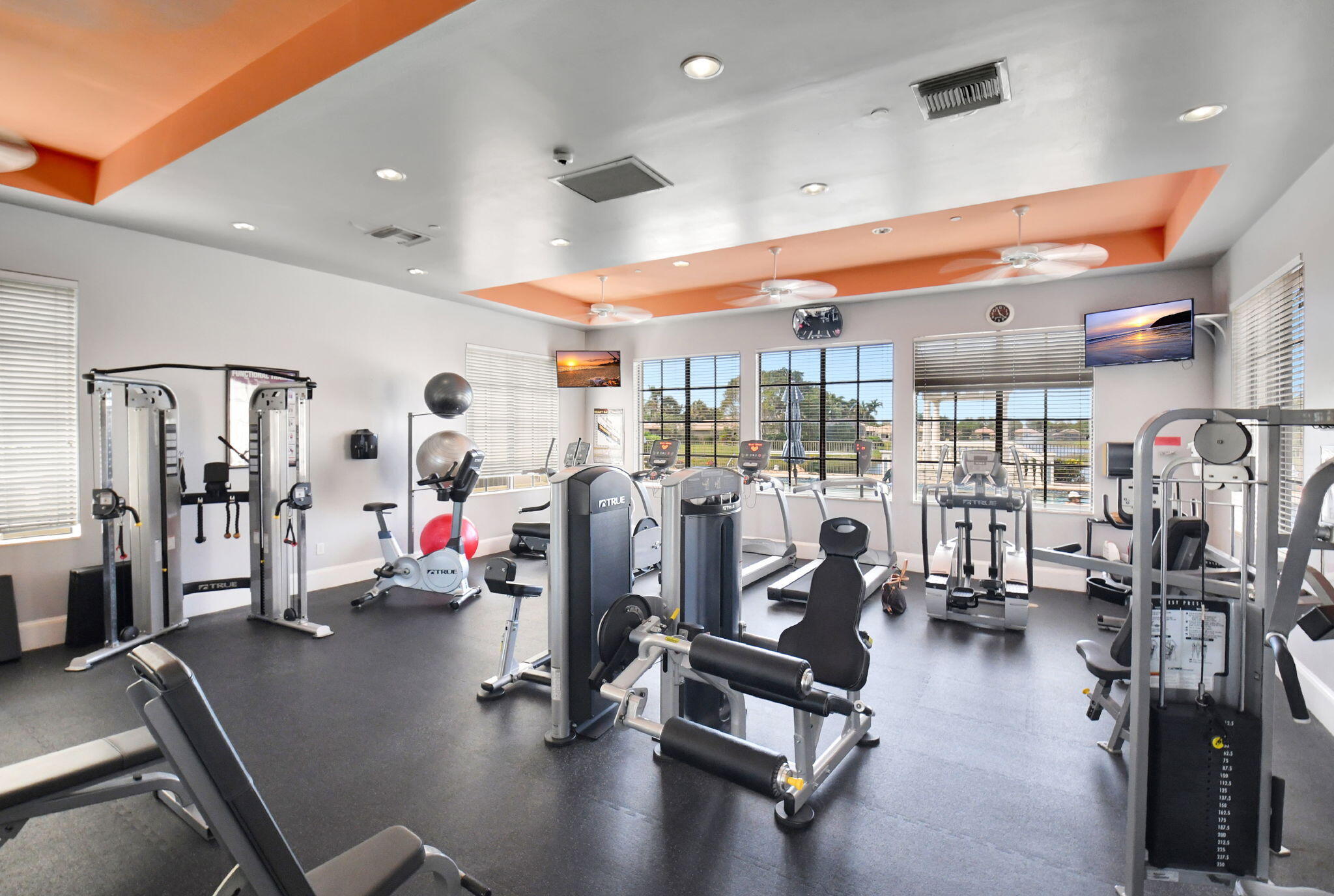 8046 Via Grande Boynton Beach, FL 33437