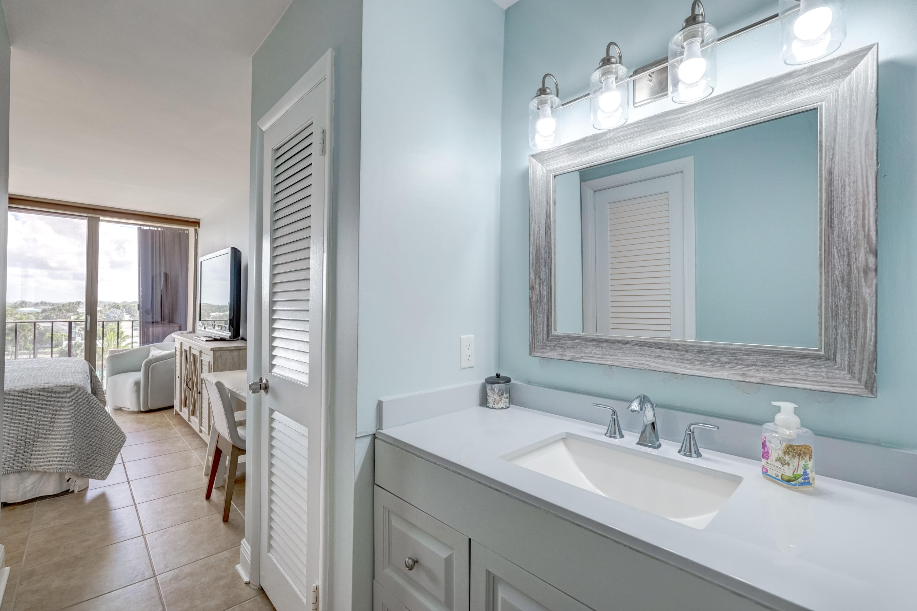 225 Beach #503 Tequesta, FL 33469