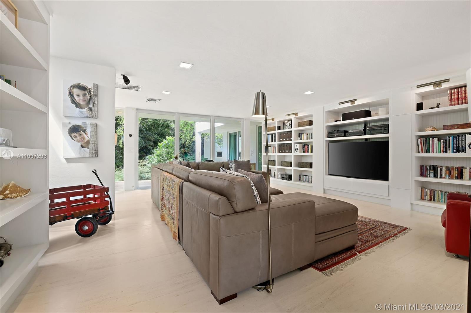 10400 Old Cutler Rd Coral Gables, FL 33156