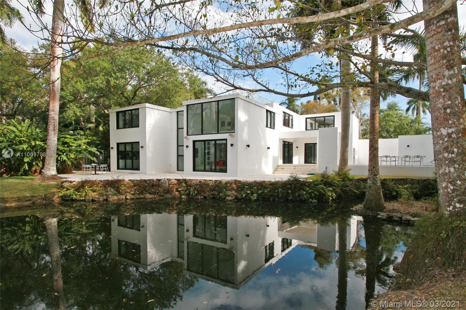 5530 Kerwood Oaks Dr Coral Gables, FL 33156