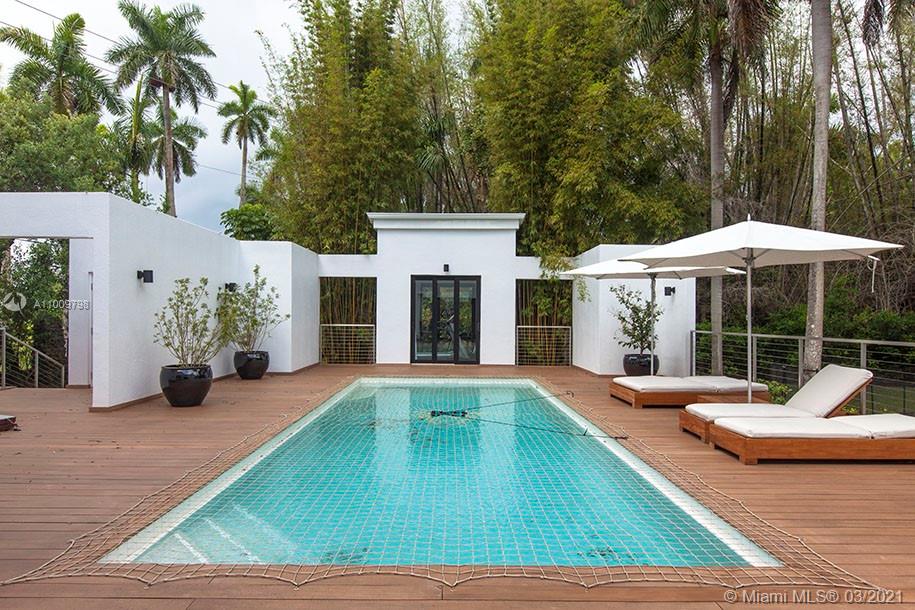 5530 Kerwood Oaks Dr Coral Gables, FL 33156