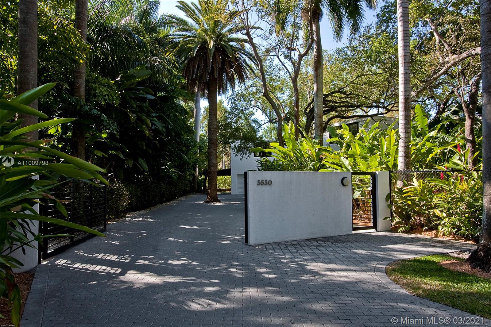 5530 Kerwood Oaks Dr Coral Gables, FL 33156