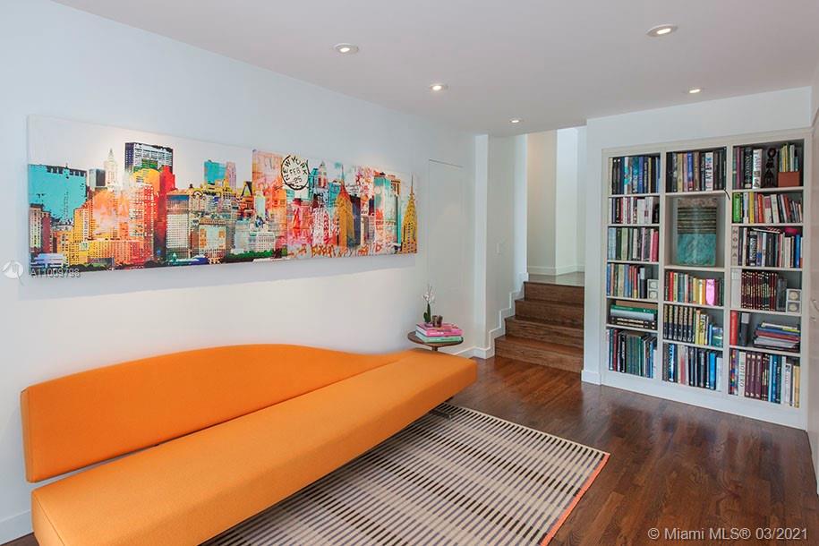 5530 Kerwood Oaks Dr Coral Gables, FL 33156