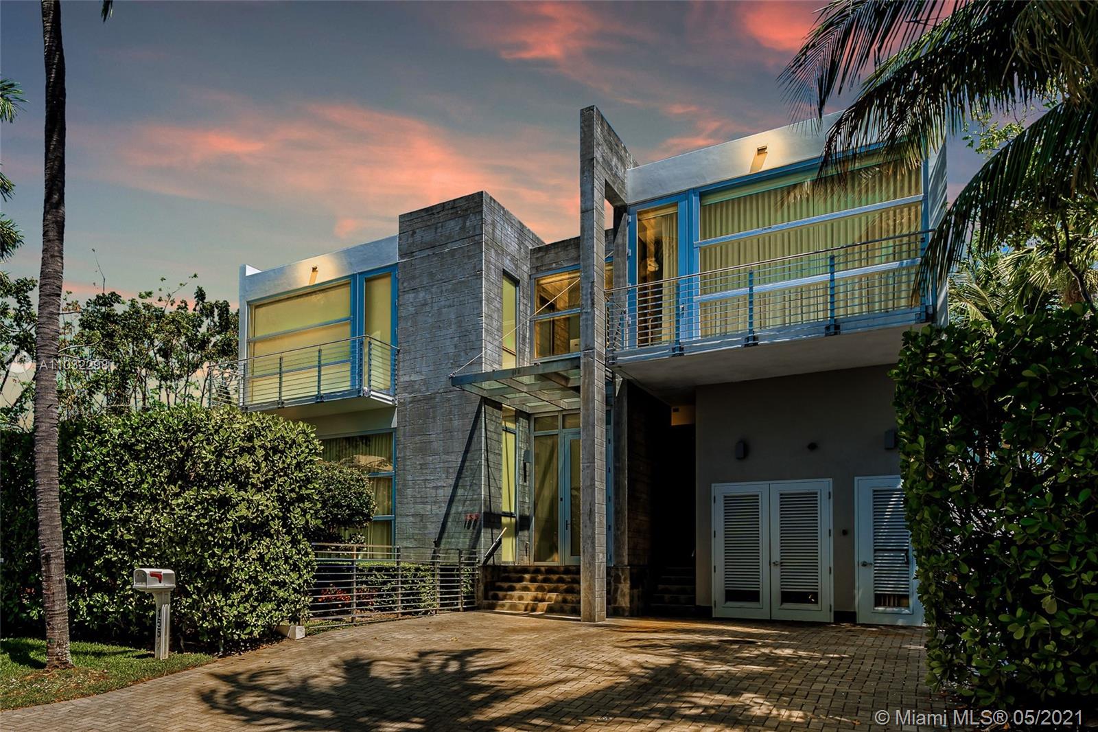 155 Hampton Ln