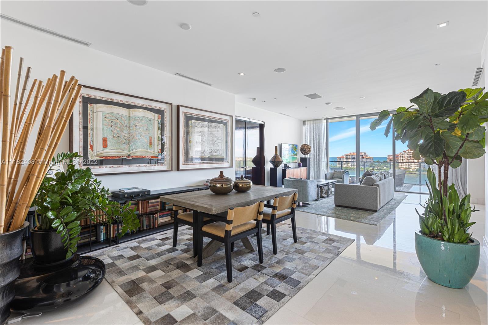 800 S Pointe Dr