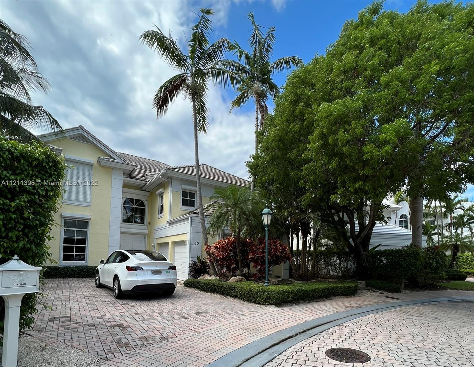 30 Grand Bay Estates Cir 30, Key Biscayne MLS A11211398 For Rent