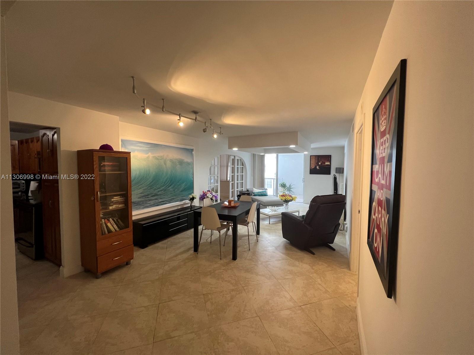 6039 E Collins Ave #1208
