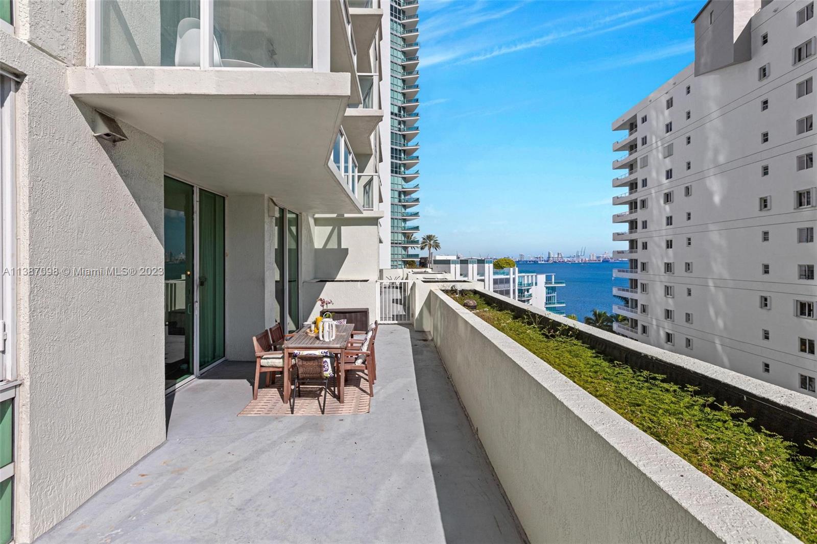 218 SE 14th St #803 Miami, FL 33131