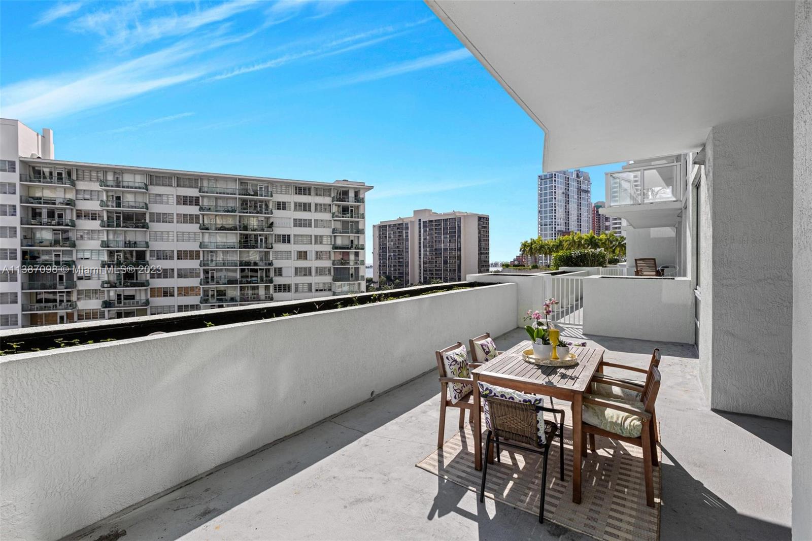 218 SE 14th St #803 Miami, FL 33131