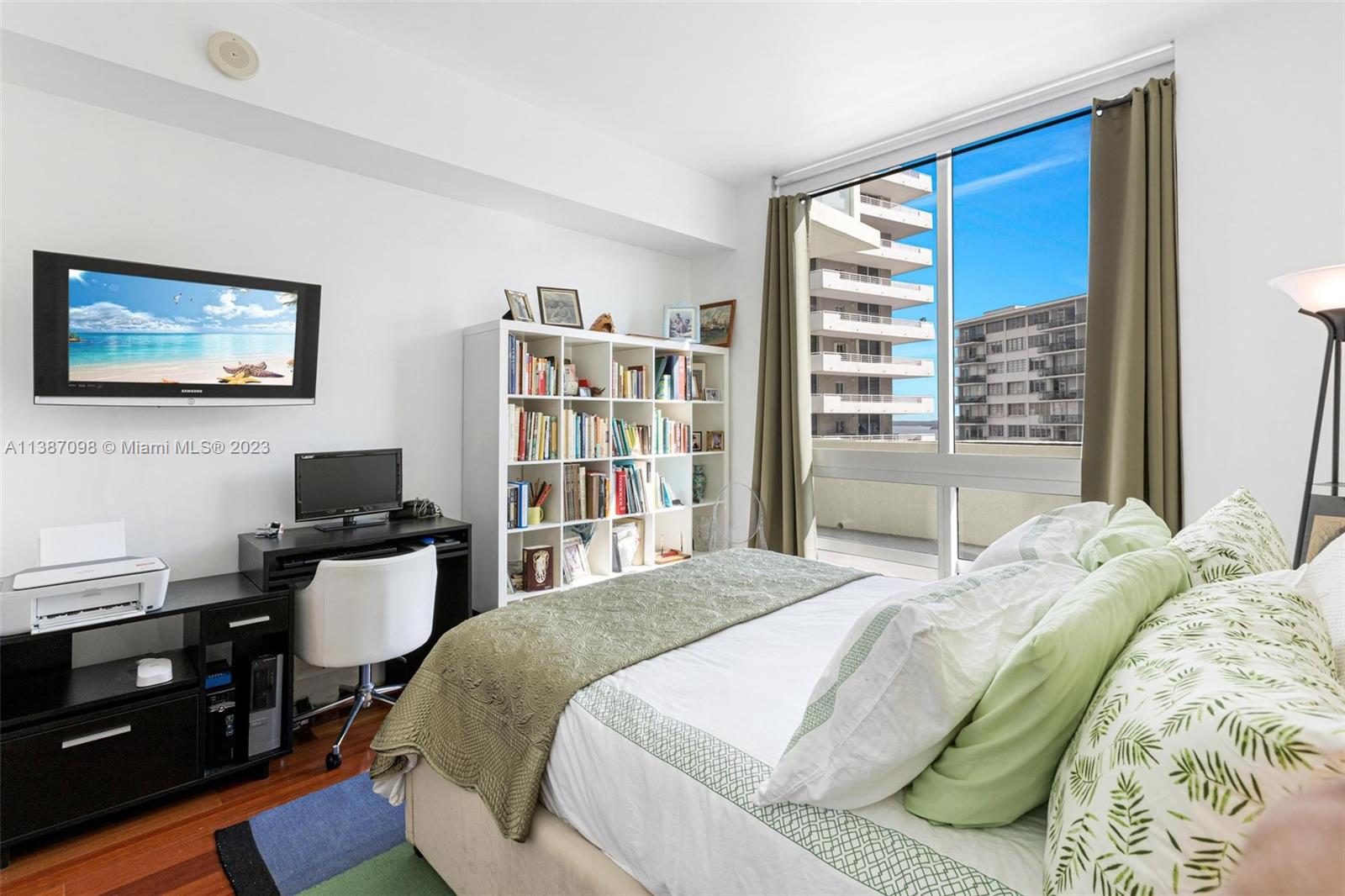 218 SE 14th St #803 Miami, FL 33131